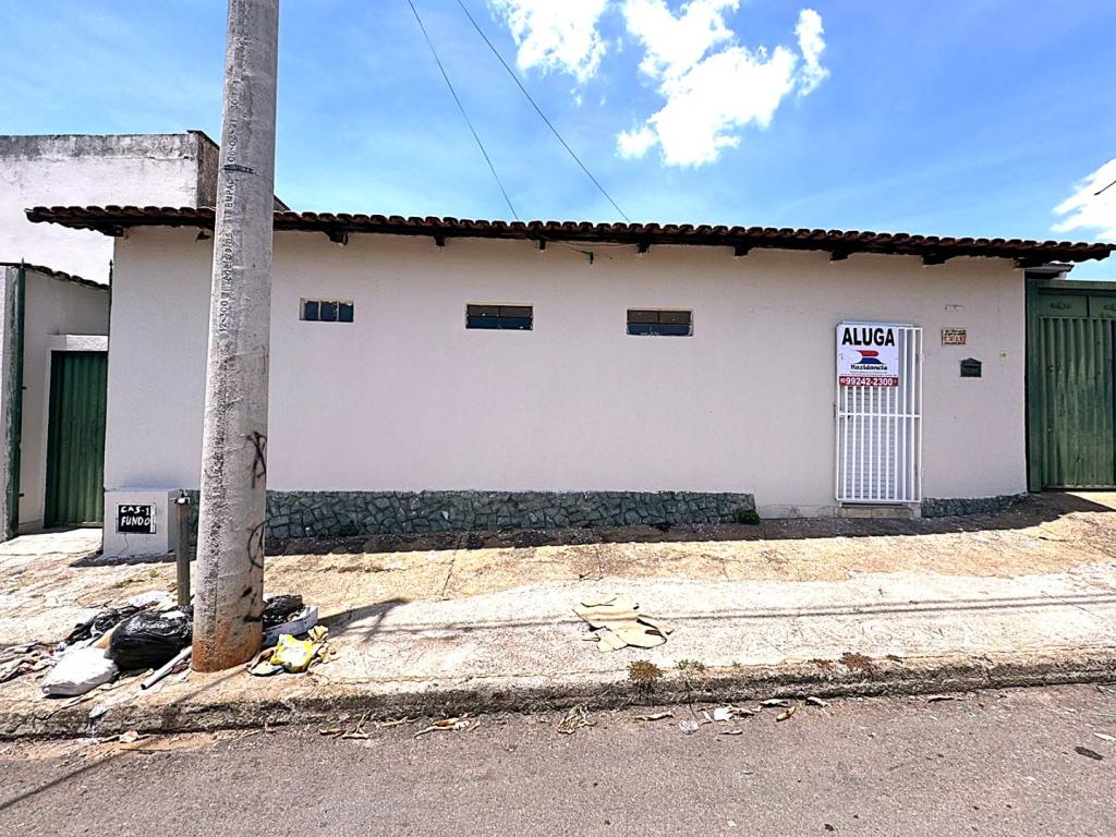 Aluga-se Casa no Setor Parque Veiga Jardim, 1 quarto 846 6 i846 99 1
