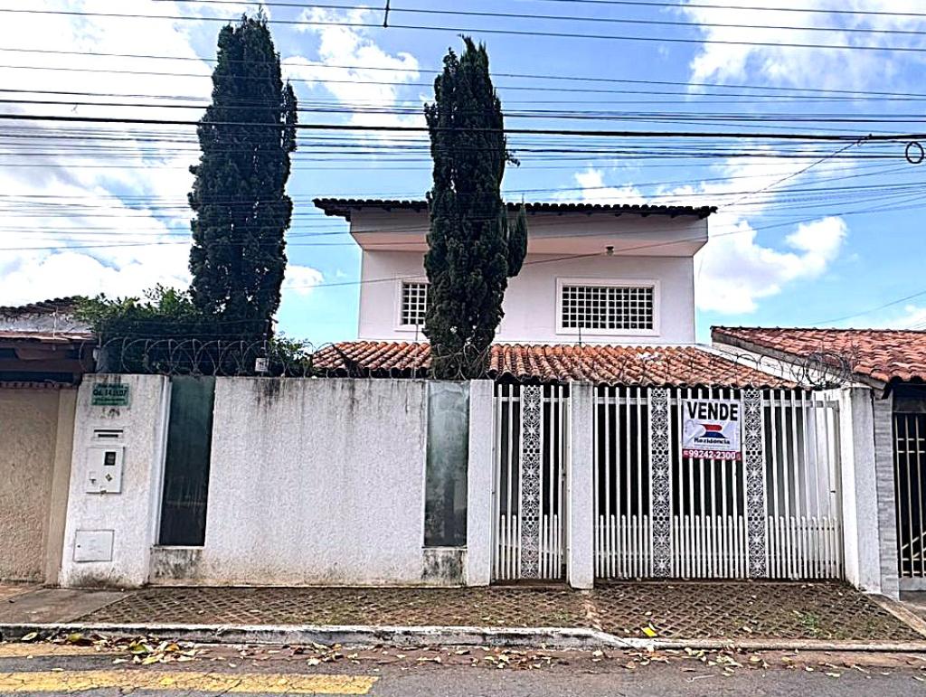 Vende-se Sobrado no Setor Vila Alvorada, 5 quartos, 2 suítes 851 2 i851 99 1