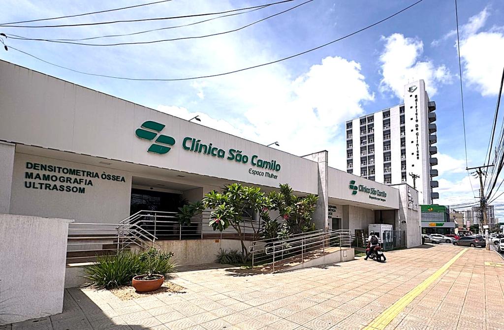 Vende-se Prédio Comercial no Setor Aeroporto alugado para Clínica 852 1 i852 01 3